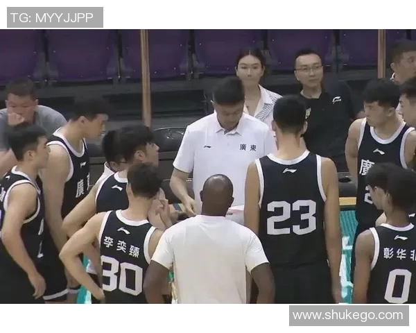 CBA第八轮精彩回放广东队与广州队的激烈对决全景回顾